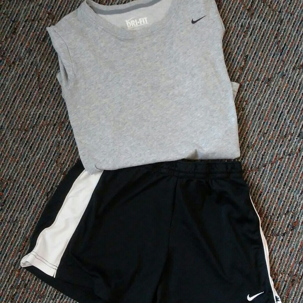 🔴SOLD🔴🌸NIKE OUTFIT🌸